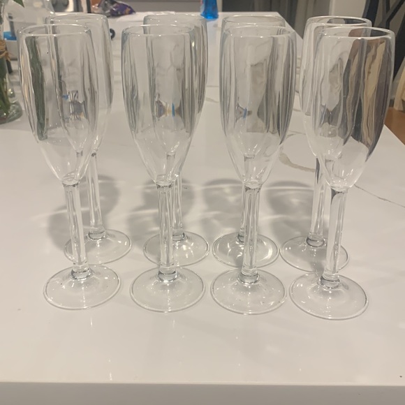 8 plastic Champagne Glasses MINT Condition! - Picture 4 of 4